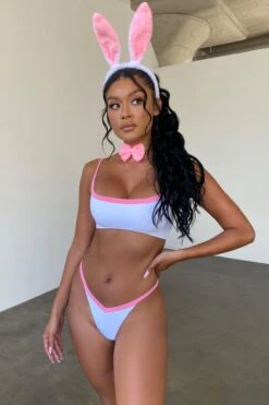 V-Shaped Thong Bikini Bottoms In White And Pink -Modern Beach Bikini img 3502