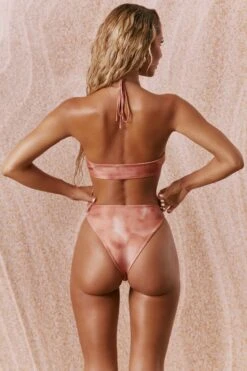 Halter Neck Bikini Top In Rust 16 Halter Neck Bikini Top In Rust -Modern Beach Bikini ns0002 7 kiri rust acid wash high waisted bikini set